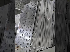 सफेद और सुनहरे रंग के साथ आंतरिक सजावट के लिए टी-आकार का कैरियर सिस्टम एल्यूमिनियम कैबिनेट